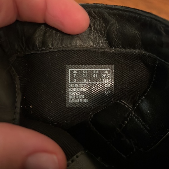 Clarks woman’s boots - Picture 3 of 3